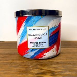 Bath & Body Works Red, White, & Blue Cake 3-wick candle